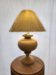 040D8 Grand Mason Table Lamp