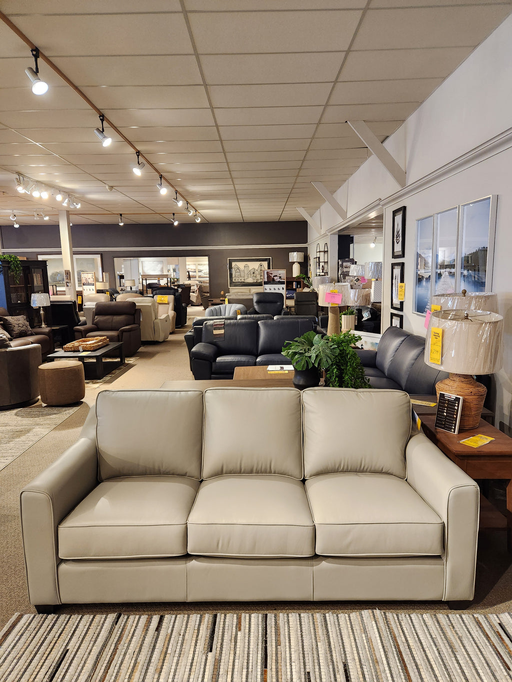 Sophia Sofa – Conway Furniture
