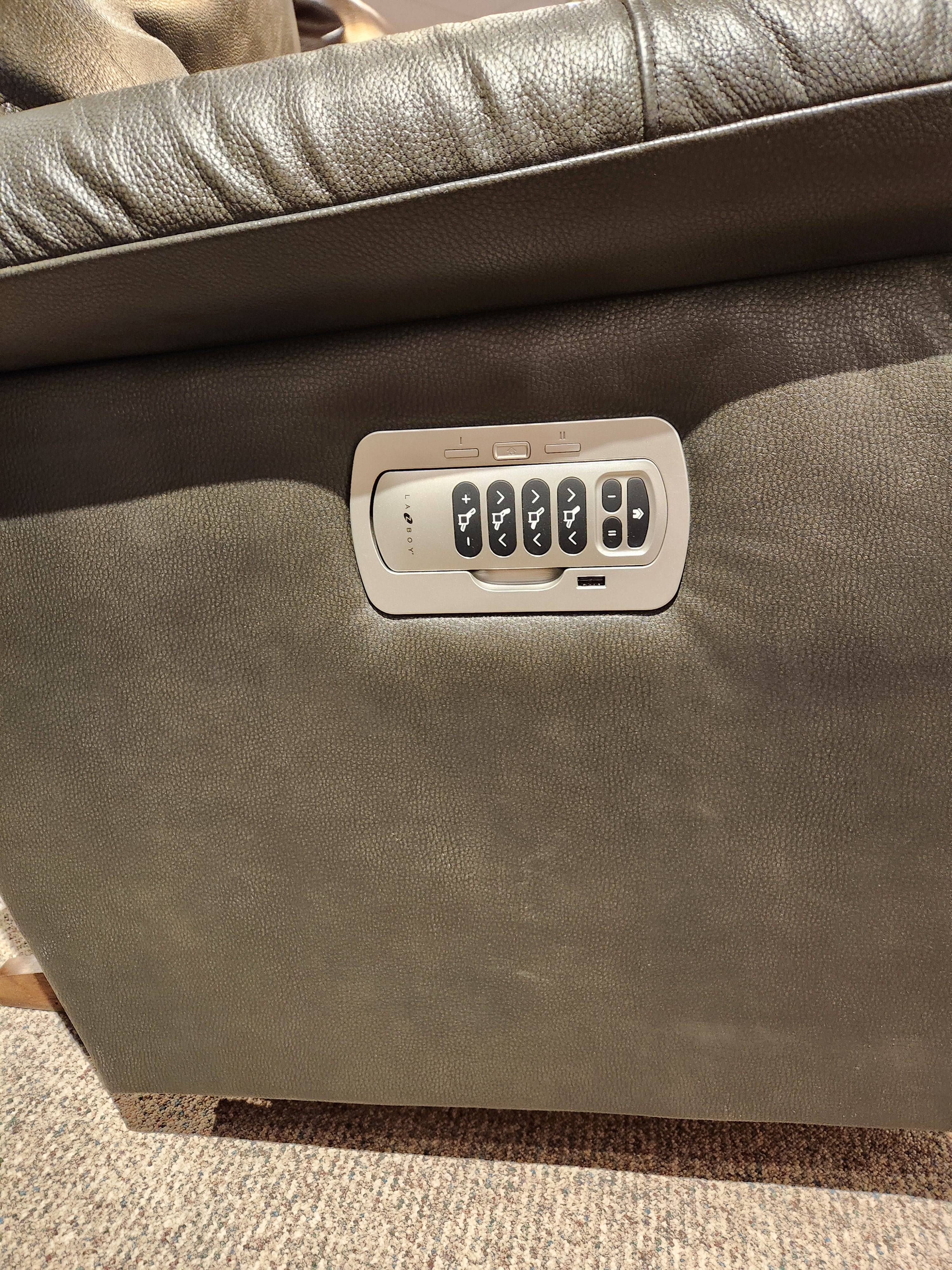La-Z-Boy 521 James Leather Rocker Recliner | Living Room | Conway