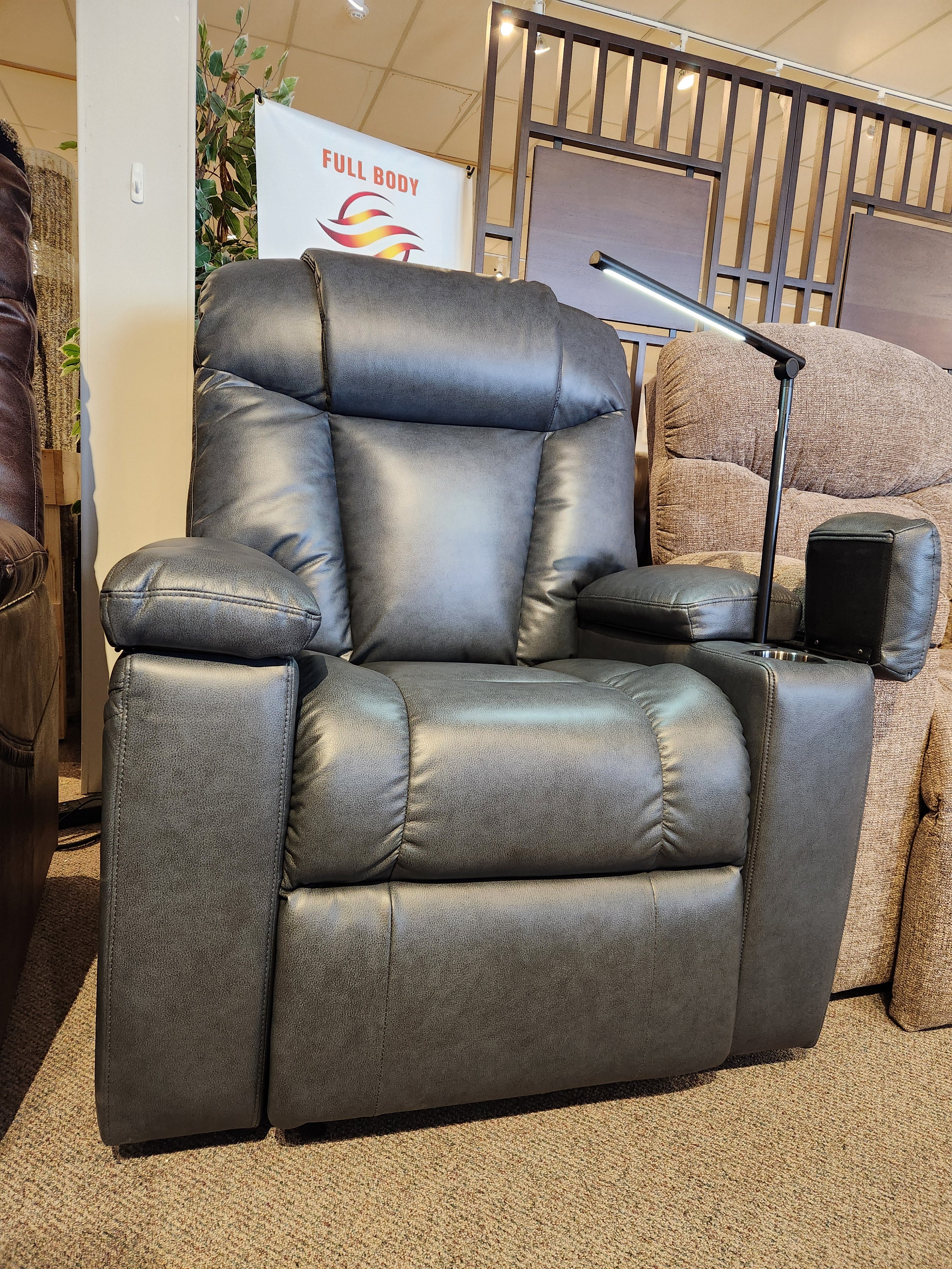 UC472 Rhodes Power Lift Chair by Golden – Conway Furniture