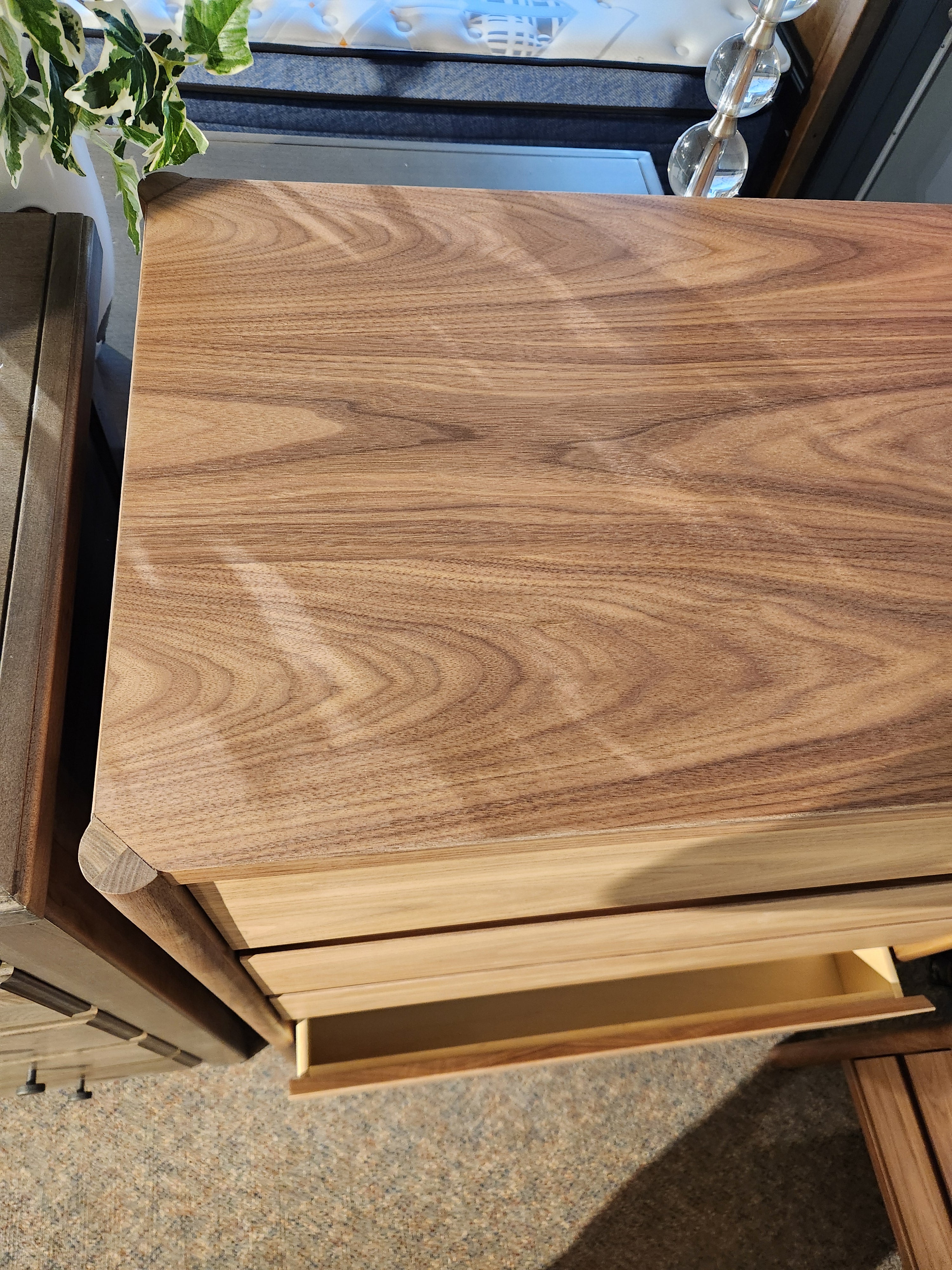 Palliser Monarch Chest - Thumbnail 3
