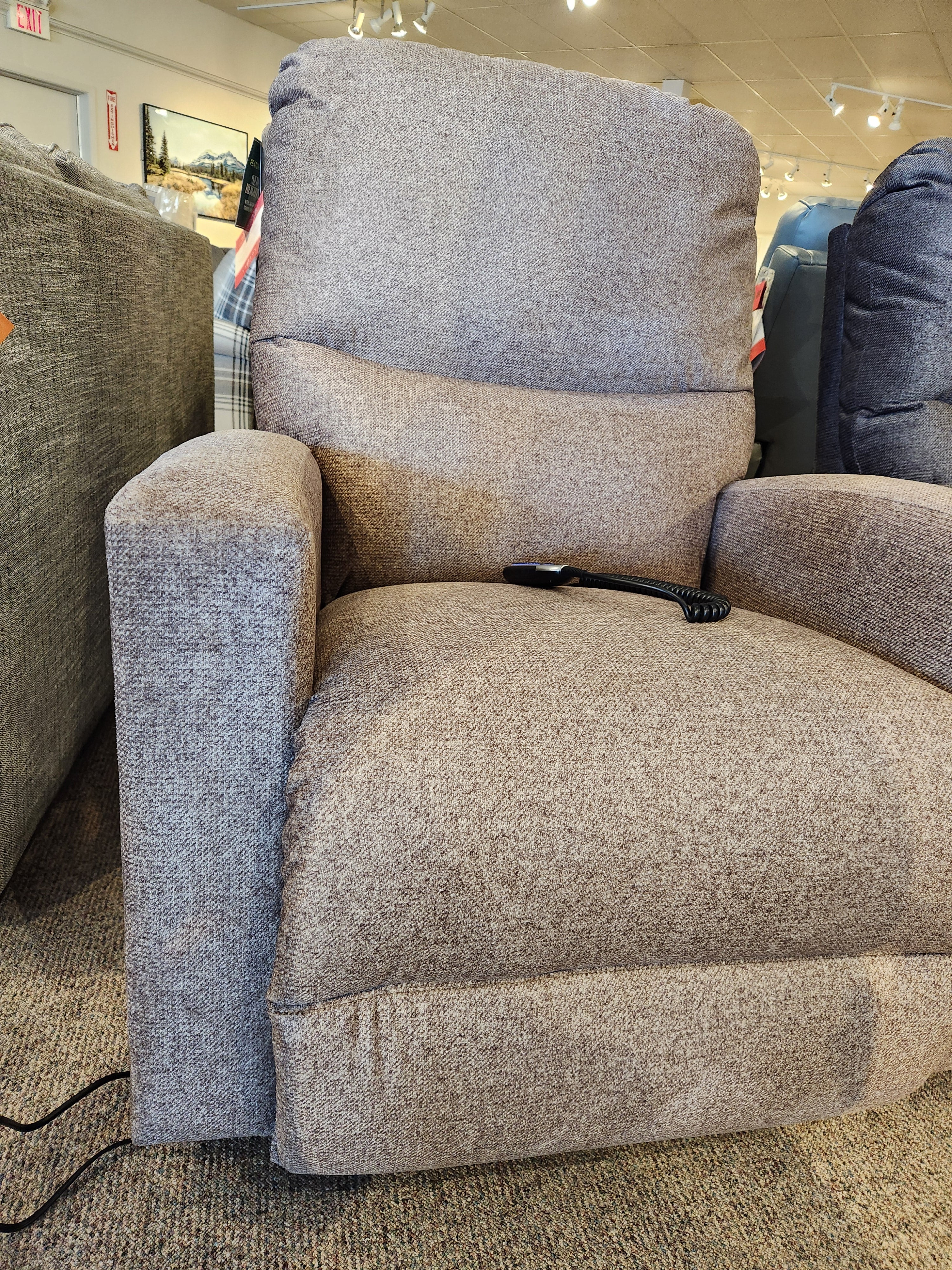 E.r⑅　0507 725 Sherman Power Rocker Recliner – Conway Furniture