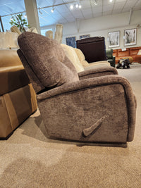 The Palliser 40034 Torrington WallHugger Recliner, in brown with padded track arms, suits any modern living space.