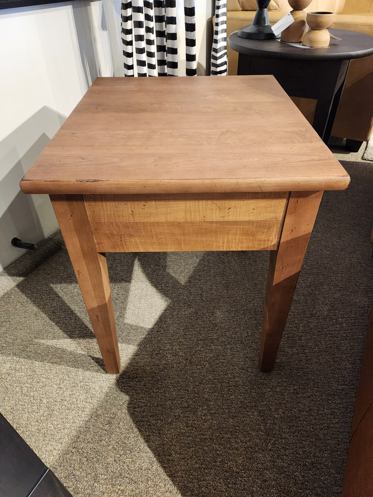 The Durham 905 20" x 24" End Table in Aged Wheat complements modern decor and looks great on carpeted floors.