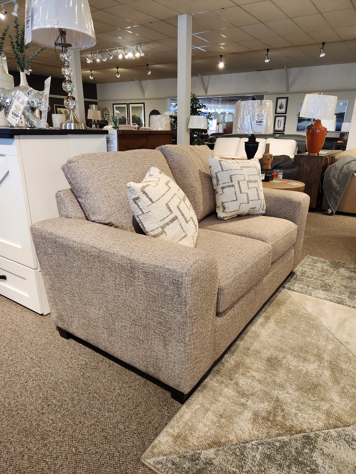 1437 Stationary Loveseat