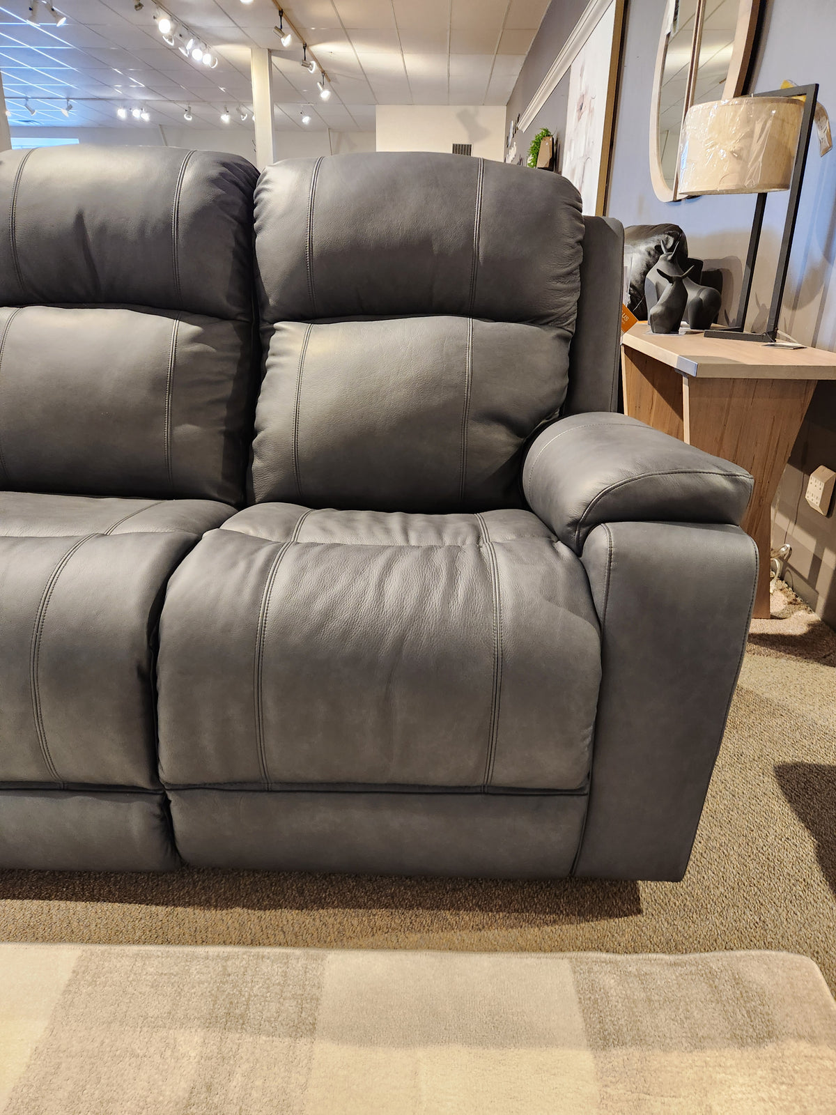 755 Dorian Power Reclining Sofa w/ Headrest