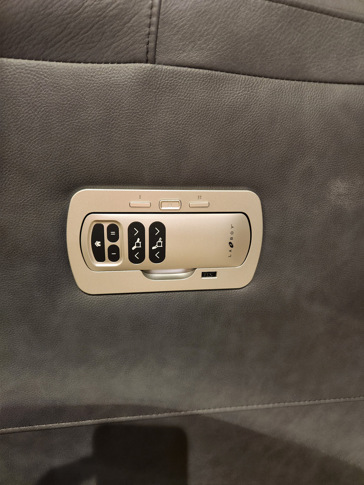 755 Dorian Power Reclining Sofa w/ Headrest
