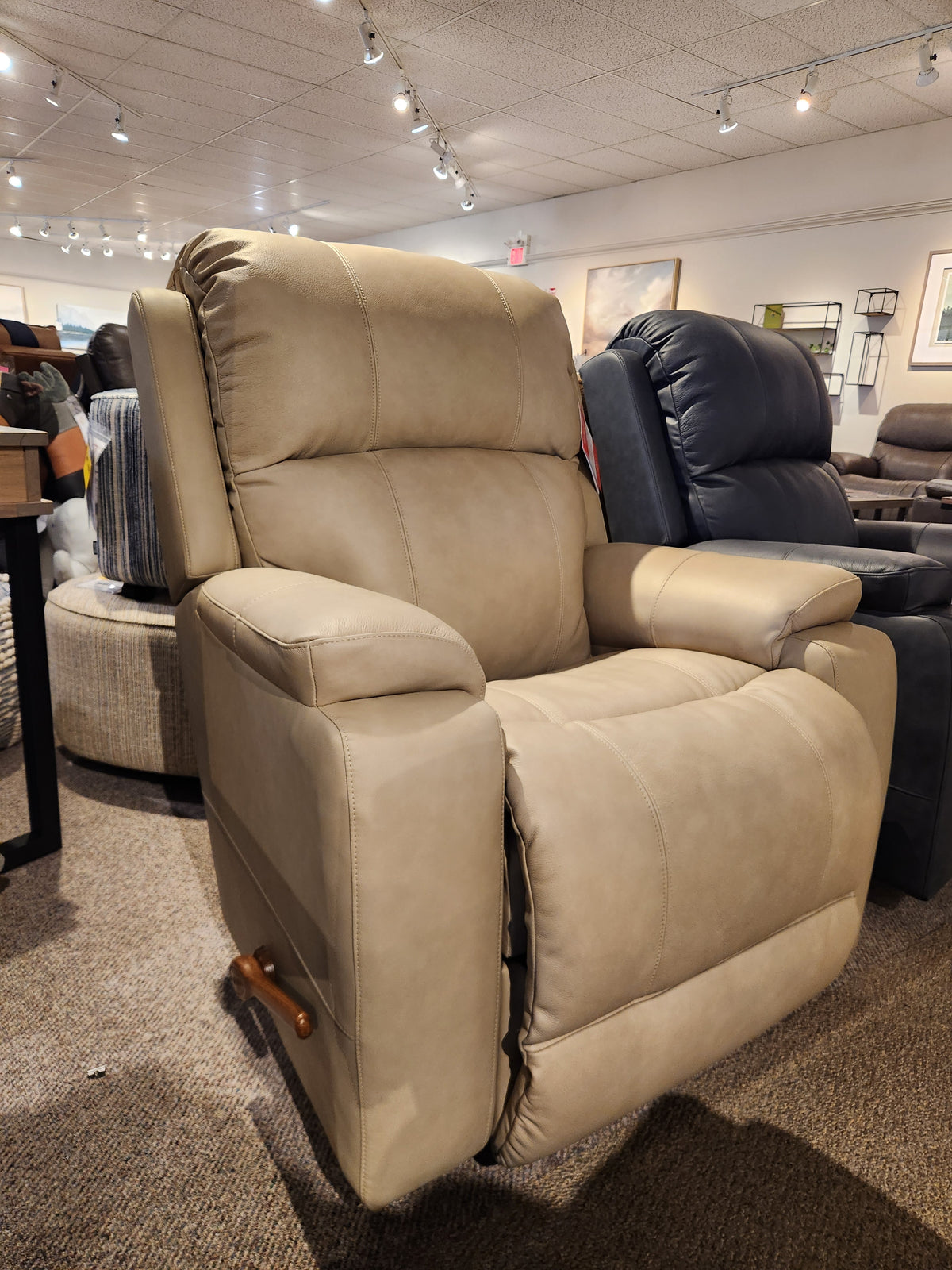 755 Dorian Rocking Recliner