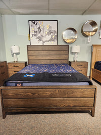 Belmont Queen Oak Bed