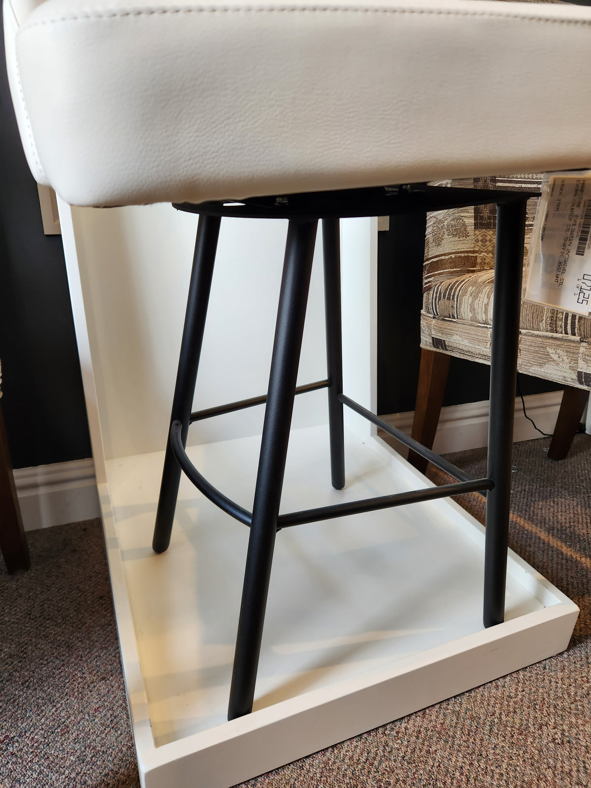 Evora Metal Leg Swivel Counter Chair