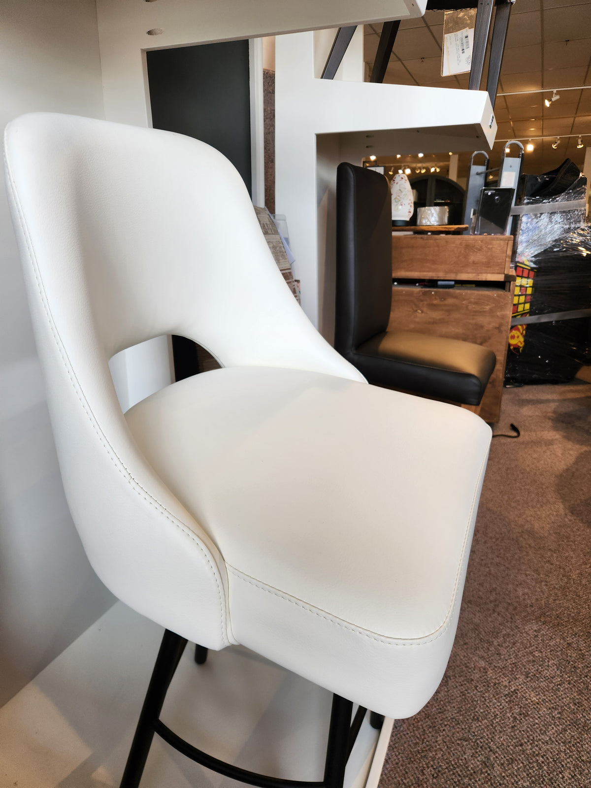 Evora Metal Leg Swivel Counter Chair