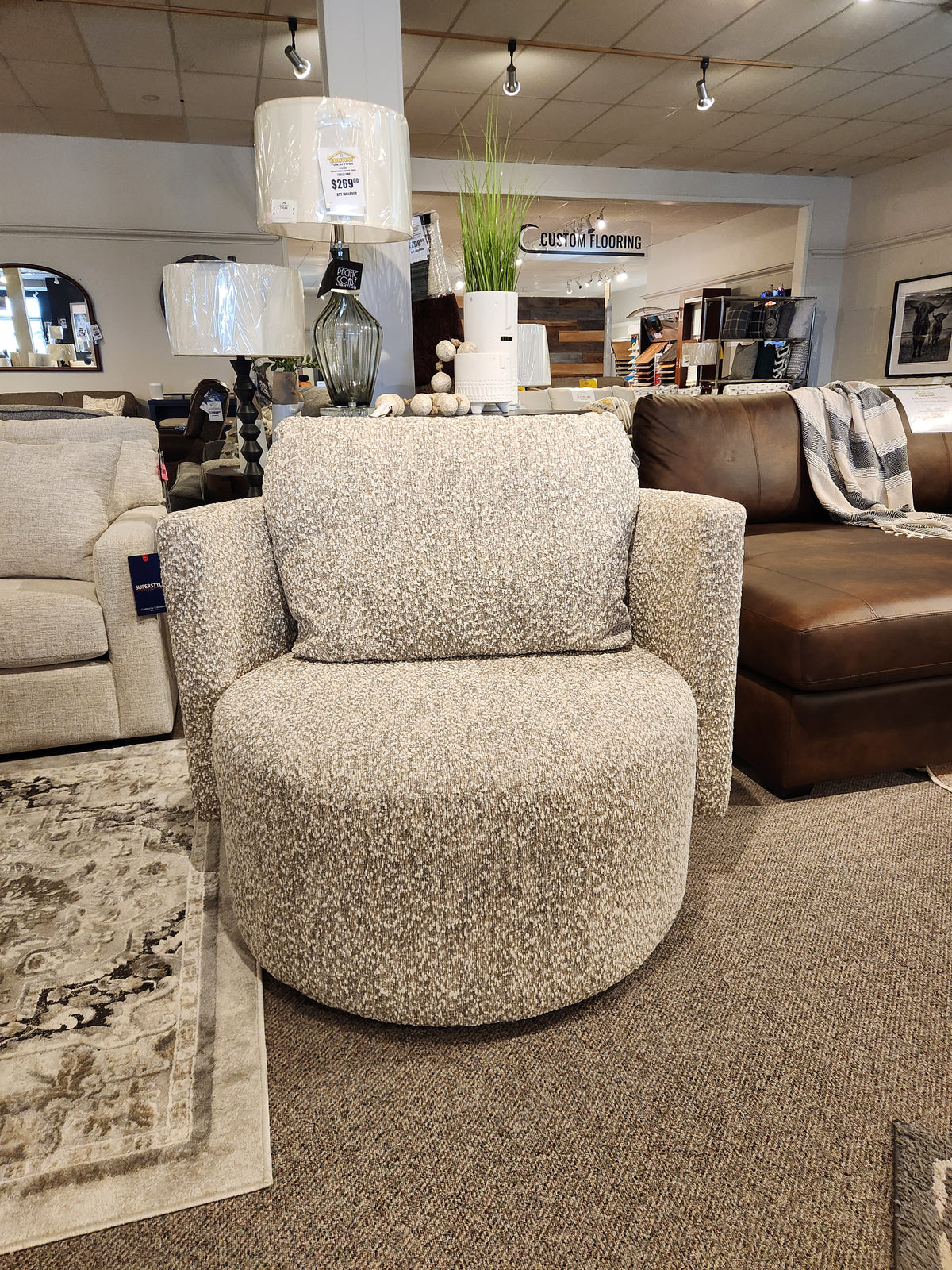 2524 Swivel Chair