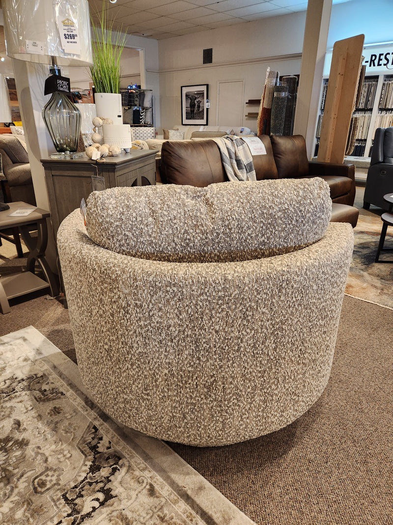 2524 Swivel Chair