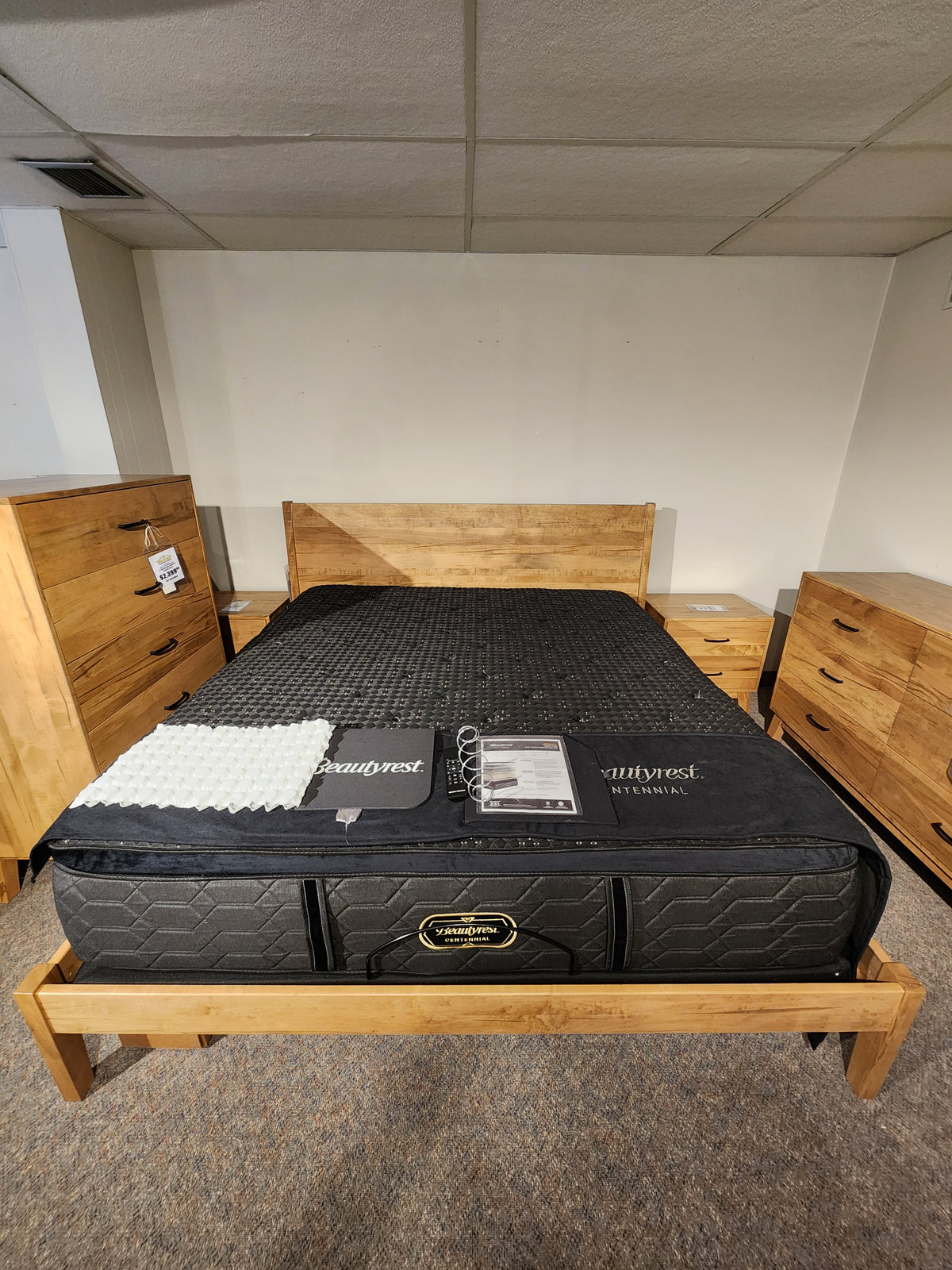 Rocklynd Golden Oak/Cherry King Panel Bed