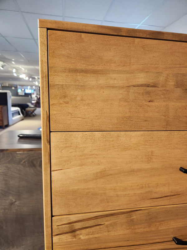 Rocklynd Golden Oak/Cherry Chest