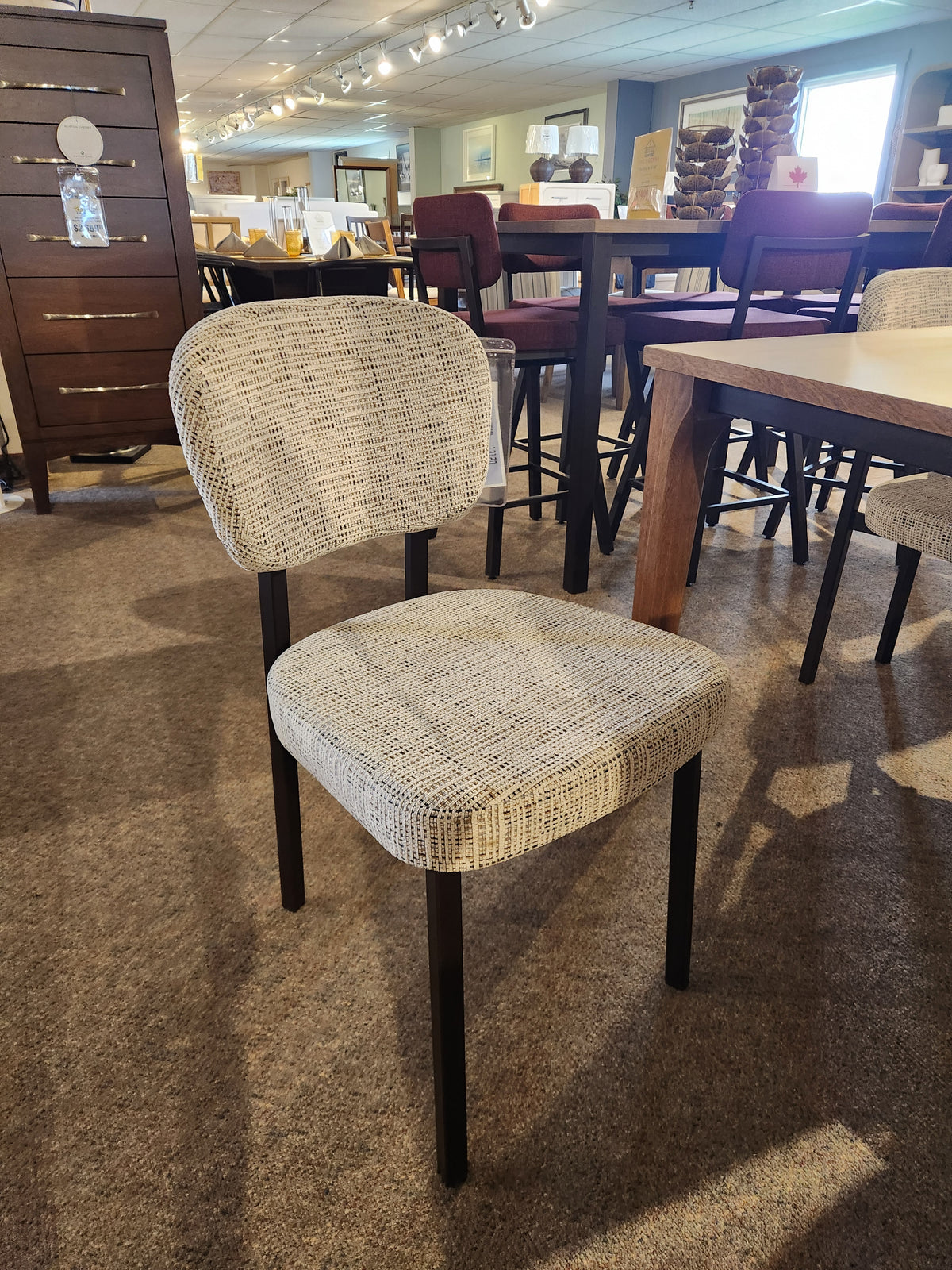 90863 Lidya Dining Table Package