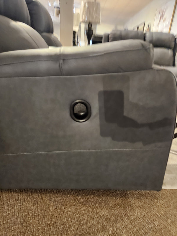 755 Dorian Reclining Console Loveseat