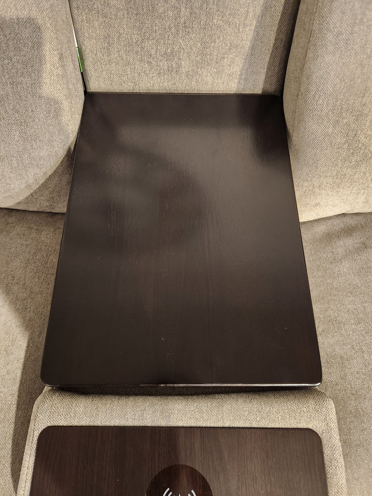 812 Armitage Reclining Sectional