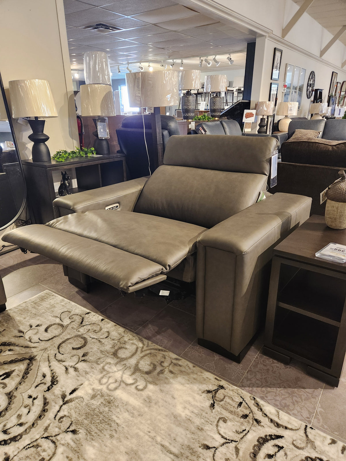 812 Armitage Reclining Chair