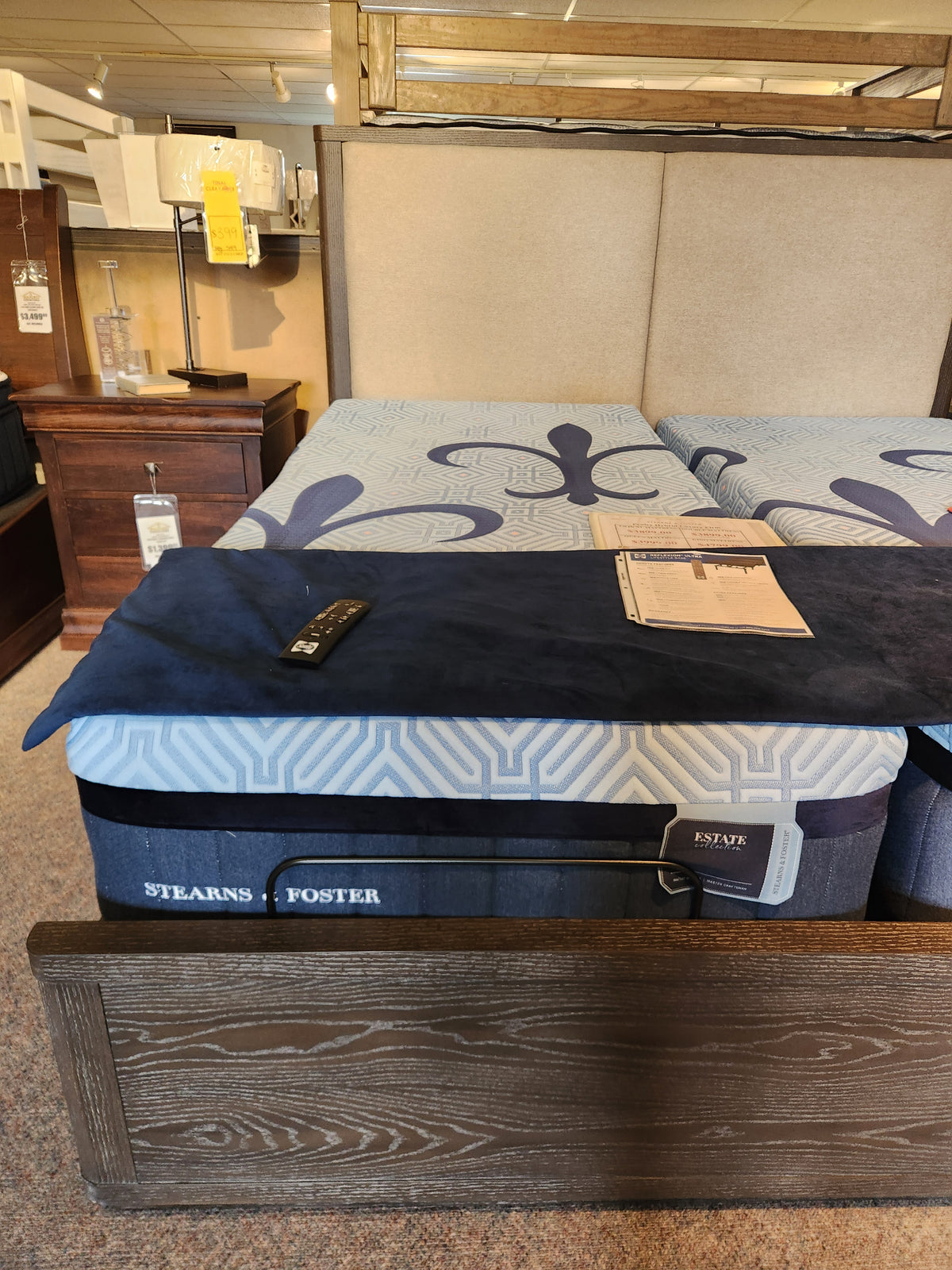 Penley 13 1/2" Hybrid Luxury Firm Mattress