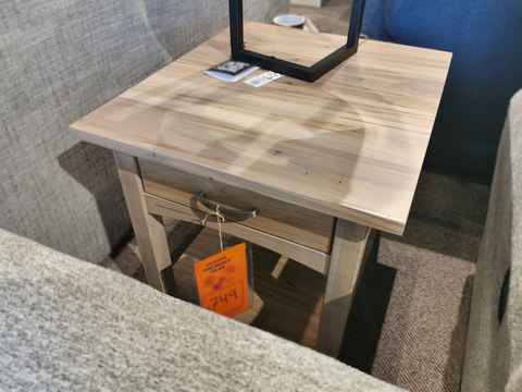 N-gg24 Glengarry End Table