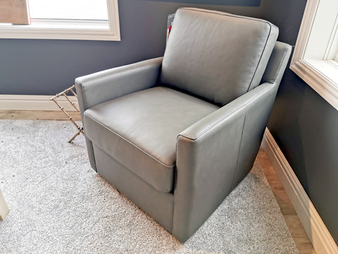733 Leather Swivel Chair