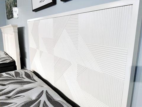 95625F Miranda Malibu Queen Bed
