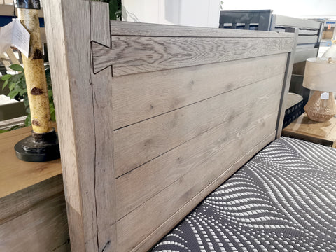 752 Dovetail King Poster Bed