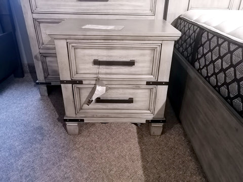 B772 Russelyn 2-Drawer Night Stand