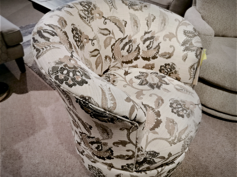 Dysis Swivel Chair