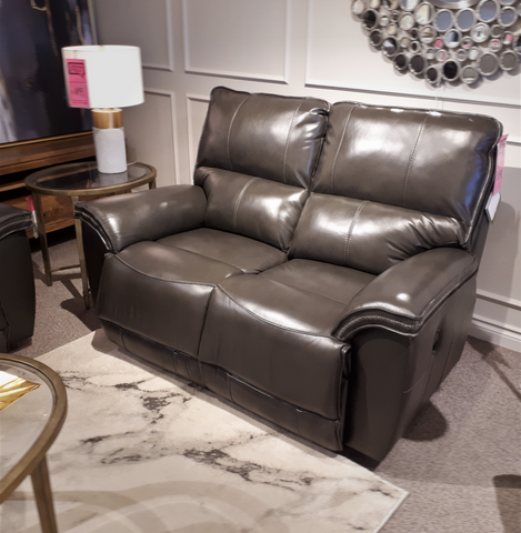 771 Norris Loveseat