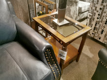 4013 End Table