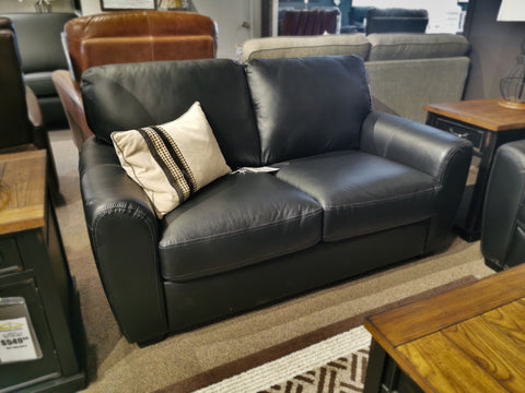 77881 Connecticut Loveseat