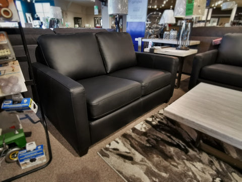 7002 Leather Loveseat