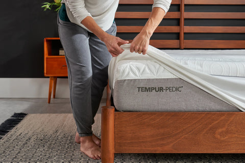 Tempur-Protect - Mattress Protector and 2 Pillow Covers