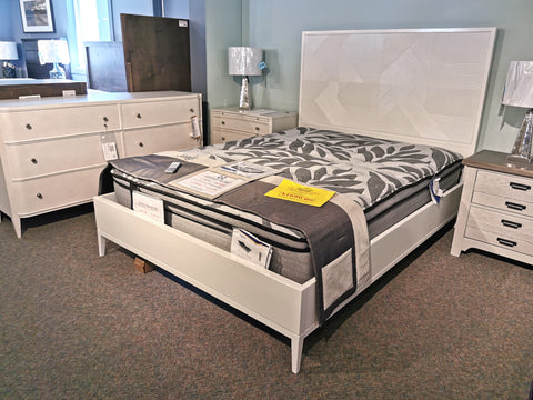 956 Miranda Chelsea Malibu Queen Bed