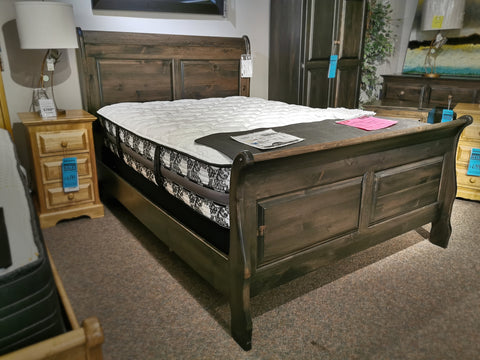 882 Thomas Sleigh Bed Pine